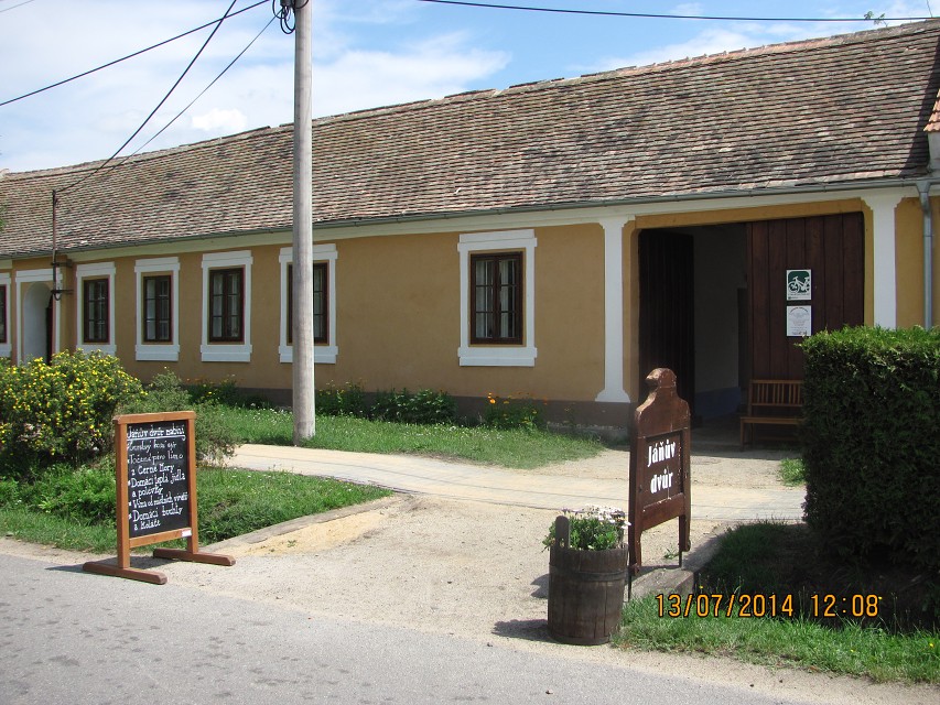 img00135.jpg