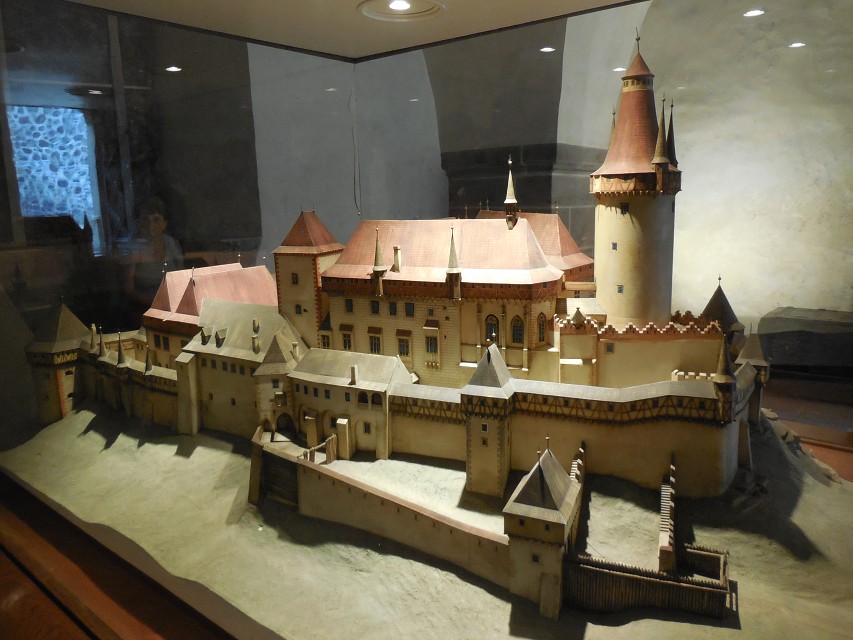 img00037.jpg