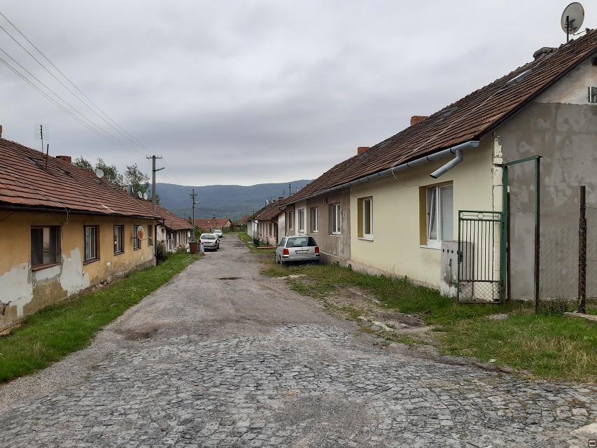 img00004.jpg