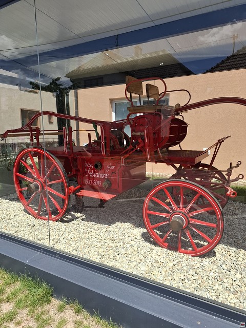 img00070.jpg
