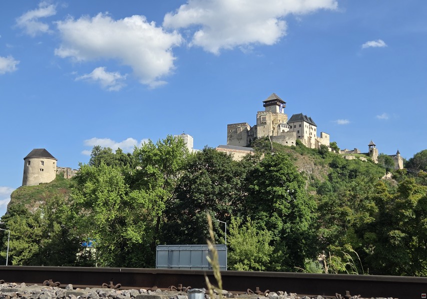 img00108.jpg